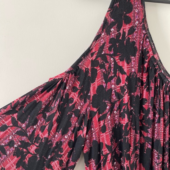 FREE PEOPLE SUPER FLOWY TOP!! - Picture 3 of 4